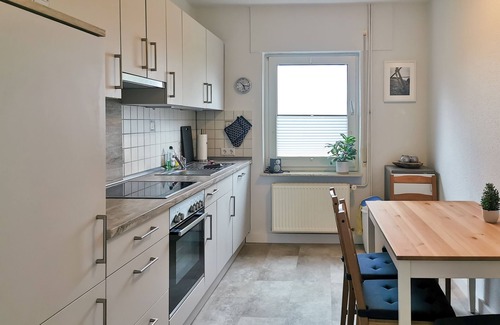 Werdum House | Vacation home Oll Smee 9 - Huus Twee with beach chair, fenced garden and fireplace!
