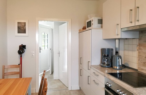 Werdum House | Vacation home Oll Smee 9 - Huus Twee with beach chair, fenced garden and fireplace!