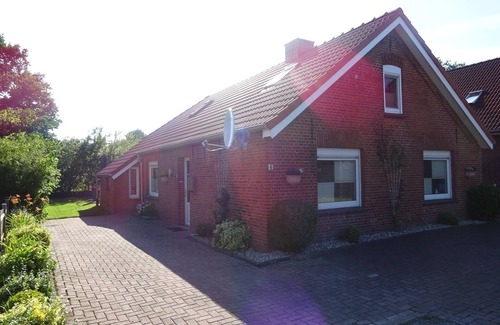 Backemoor House | Vacation home Oll Tuun Rhauderfehn Leer Ostfriesland 6 pers. Fireplace infrared cabin