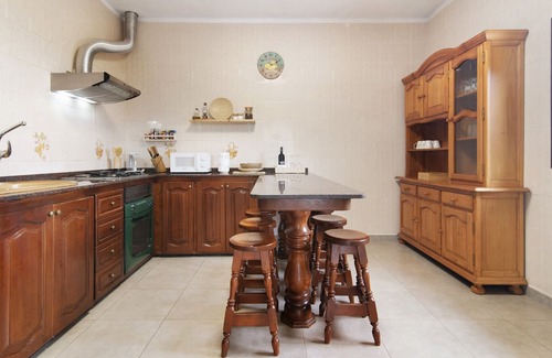 Galdar House | Vacation Home "Posada sobre Las Nubes" with Sea View, Private Terrace & Wi-Fi