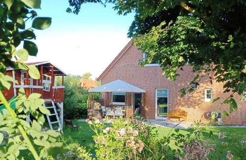 Moelln House | Vacation home "Schön hier" - Holiday home, shower or bath, WC, 4 or more bedrooms