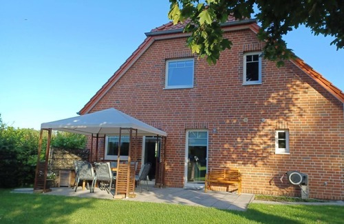 Moelln House | Vacation home "Schön hier" - Holiday home, shower or bath, WC, 4 or more bedrooms