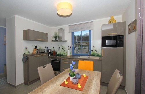 Glowe House | Vacation home Stranddistel - close to the beach, thatched roof, with garden, sauna, dog-friendly