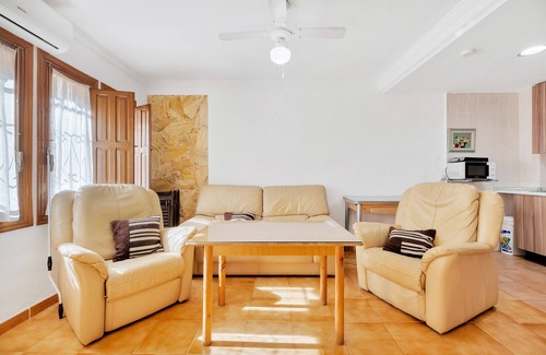 La Mata House | Vacation Home "Torrevieja La Mata" near Beach with Shared Pool & Wi-Fi