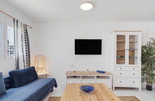 Los Llanos de Aridane House | Vacation Home "Uwe" with Sea View, 2 Private Terraces & Wi-Fi