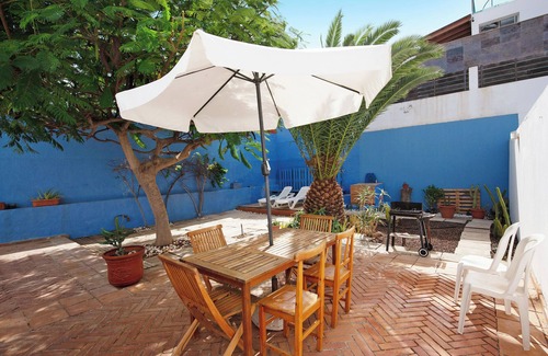 Corralejo Villa | Vacation Home "Villa Lucila" with Sea View, Garden & Wi-Fi