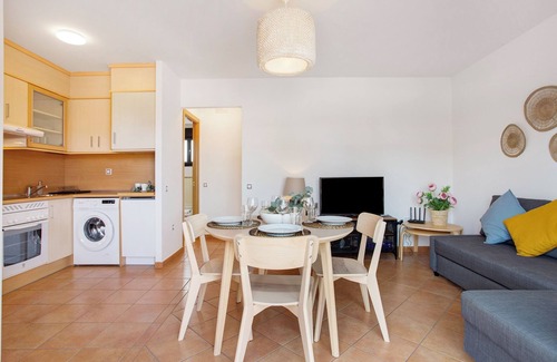 La Oliva House | Vacation Home "Villa Norteventura" with Mountain View, Shared Pool & Wi-Fi