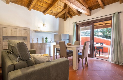 Punta De Su Turrione House | Vacation Home "Villa Robi" near Beach with Private Terrace & Shared Garden