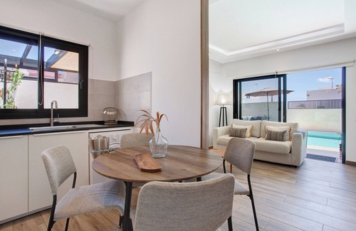 Corralejo House | Vacation Home "Villa Toro" with Private Pool, 2 Private Terraces & Wi-Fi