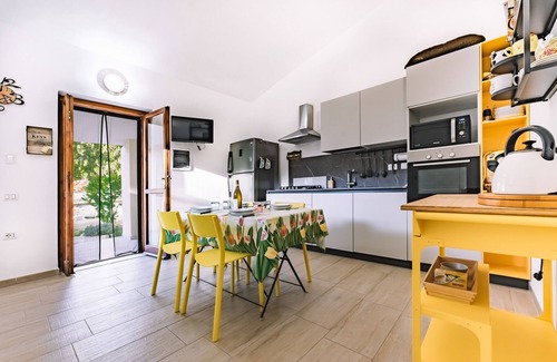 Geremeas House | Vacation Home "Villetta Crima Geremeas" with Mountain View, 2 Private Terraces & Garden