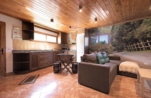 Moya Villa | Vacation home 'Vv El Alpendre' with Mountain View, Private Terrace and Wi-Fi