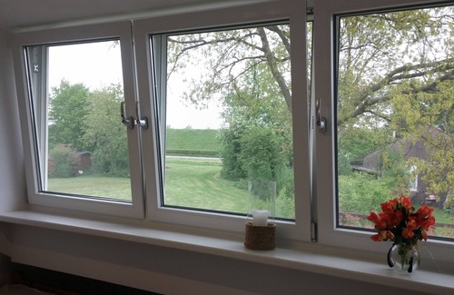 Bruinisse House | Vacation home w/view of the dike from Grevelingen Meer from the front door