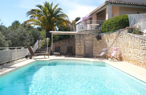 Merindol Villa | vacation home with private swimming-pool and a nice view on the luberon mountain, located in merindol, 8 persons