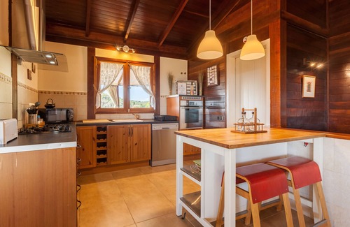 Cubelles House | Vacation Home "Wood House Massaranduba" with Private Pool, Private Terrace & Wi-Fi