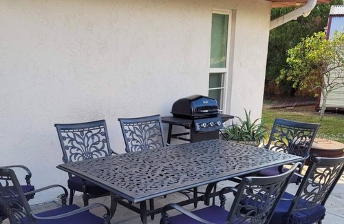 Warm Mineral Springs House | Vacation house mineral spring water.