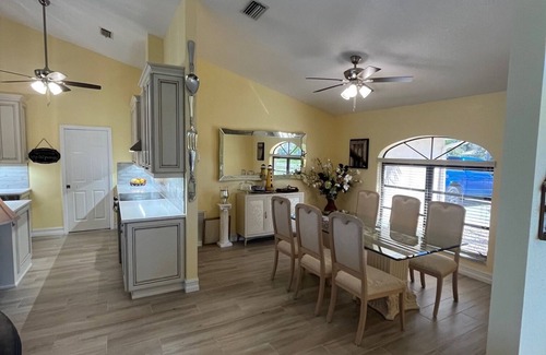 Pinehurst House | VACATION IN CHARMING ROTONDA WEST HOME
