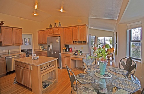 Reno House | VACATION IN ELEGANCE WITHIN FOUR MILES RENO'S ENTERTAINMENT DISTRICT