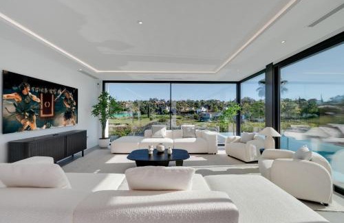 New Golden Mile Villa | VACATION MARBELLA I Villa Chic, Cutting-Edge Amenities, Private Heated Infinity Pool, Golf Front Location, Cinema Room