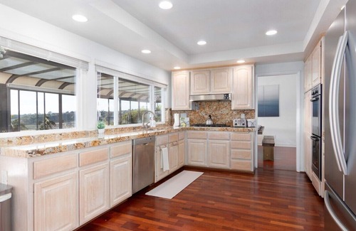 Solana Beach House | Vacation Oasis! Ocean Views|Mini Golf|King-Suites