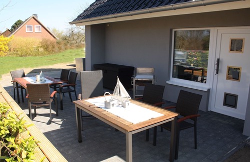 Behrensdorf House | Vacation on a natural beach for up to 10 people with a large terrace
