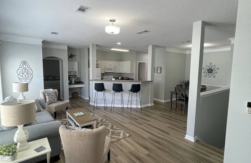 Biloxi Villa | Vacation Paradise near beach sleeps 6+
