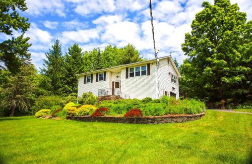 Windham House | Vacation Rental Home about 2 Mi to Windham Mountain!