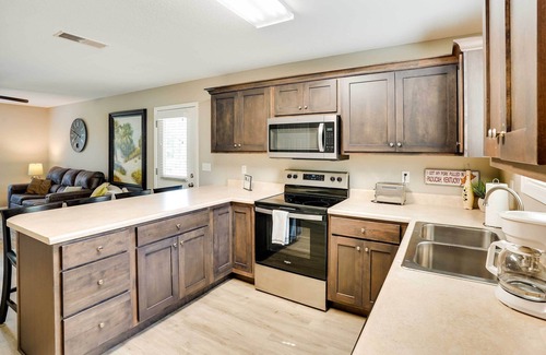 Benton House | Vacation Rental Near Kentucky Lake - Pet Friendly!