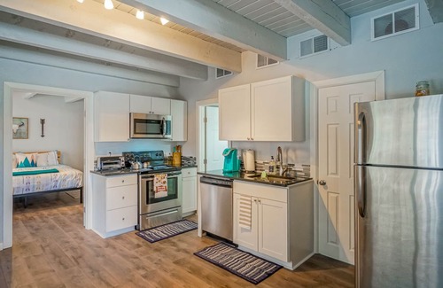 West Old Town Apartment | Vacation Safely! 2BR/1.5ba Professionally Cleaned