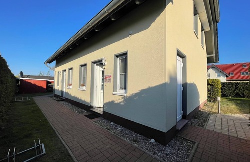 Thiessow House | Vacation semi-detached house "Schäferhund" with the garden on the west beach in the Baltic seaside resort of Thiessow