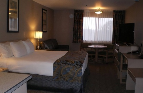 Nampa Hotel | Vacation Starts Here! Indoor Pool and FREE Parking, Near Ford Idaho Center Arena