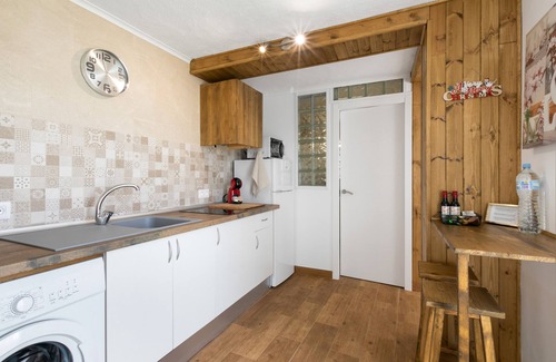 Guimar Apartment | Vacation Studio 'Hogar De Ireneo' with Sea View, Private Terrace and Wi-Fi