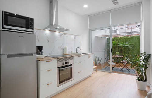El Guincho Apartment | Vacation 'Suite 3 San Agustín 45' with Balcony and Wi-Fi
