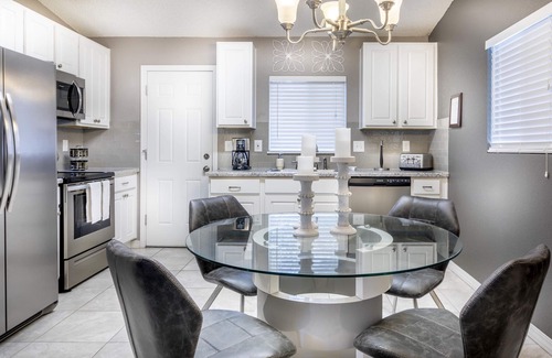 Colorado Springs House | Vacation tailored to your highest standards! Fenced yard! Prime location! Views!