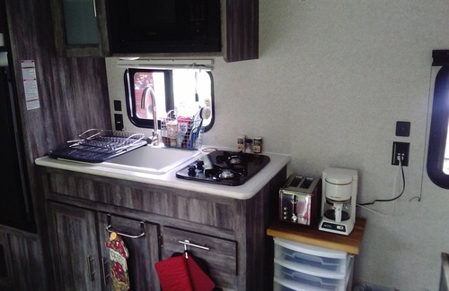 Omro House | Vacation/Travel Rental-Brand New Camper