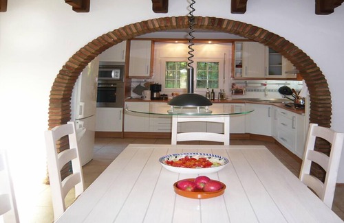 Sayalonga House | Vacation under the olive tree, detached vacation home with pool