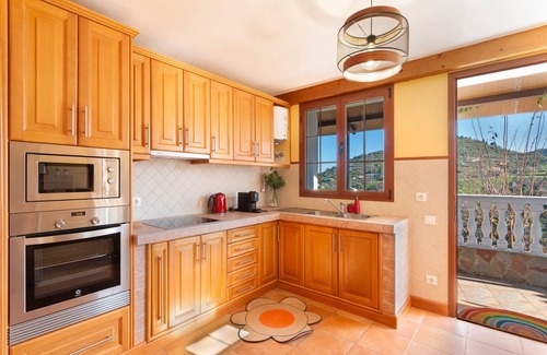 La Solana Villa | Vacation Villa 'Eden El Castillejo' with Mountain View, Wi-Fi and Air Conditioning