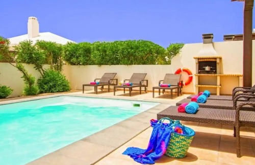Playa Blanca Villa | Vacation Villa 'Mar' with Private Pool, Wi-Fi and Air Conditioning