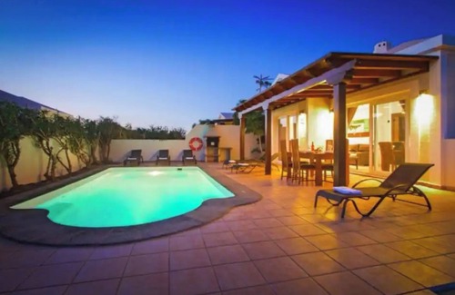 Playa Blanca Villa | Vacation Villa 'Teno' with Private Pool, Wi-Fi and Air Conditioning