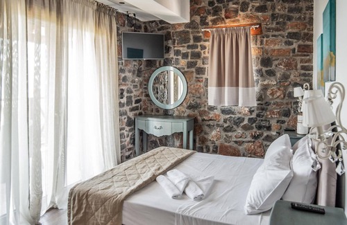 Milatos House | Vacationers of all ages will feel right at home in this great vacation home, which has been very tas