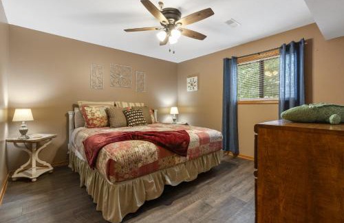 Notch Estates House | Vacay N Stay - Quiet Community Near Branson