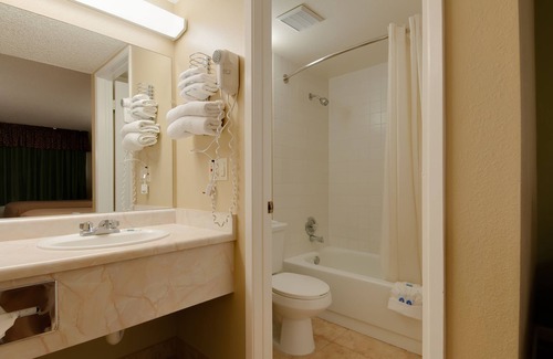 Oildale Hotel | Vagabond Inn Bakersfield North