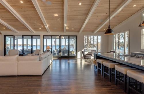 Littleton House | Vagabonds House | Stunning Views | 10-12 ft. Water Depth