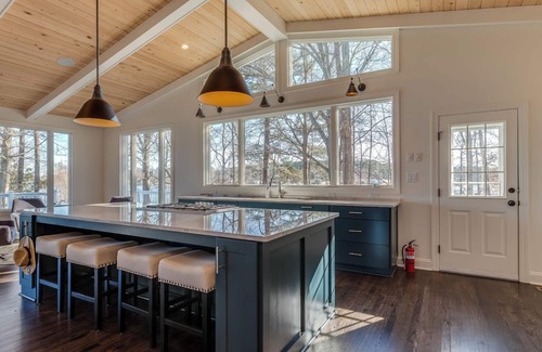 Littleton House | Vagabonds House | Stunning Views | 10-12 ft. Water Depth