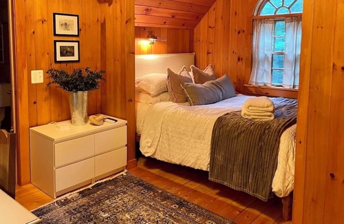 Middletown Springs Cottage | Vail Brook Cottage - A Storybook Woodland Retreat