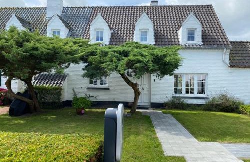 Nieuwmunster House | Vakantiehuis in modern begijnhof, 7 min van strand