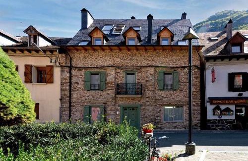 Les Apartment | Val Aran acogedor apartamento con jardín y vistas