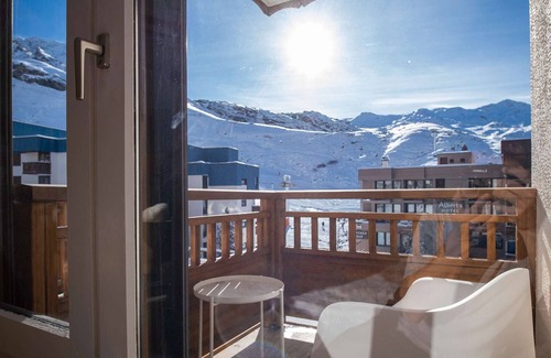 Val-Thorens Apartment | Val Thorens - Renovated apt 6 pers, 2 bdrms, WiFi, ski locker, near slopes