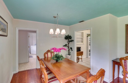 Valdosta House | Valdosta Home: Bar, BBQ, Fire Pit + More!
