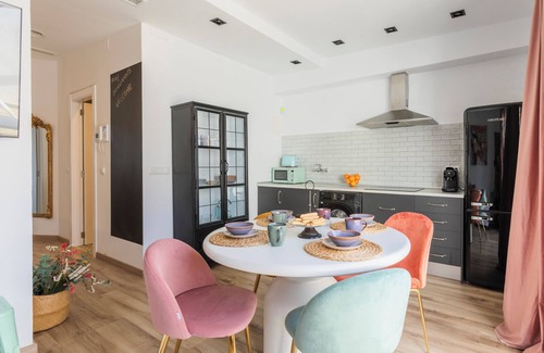 El Cabanyal Apartment | Valencia Beach Luxury Penthouse Netflix Late Checkout