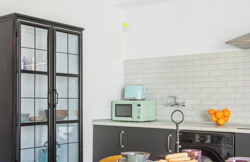 El Cabanyal Apartment | Valencia Beach Luxury Penthouse Netflix Late Checkout